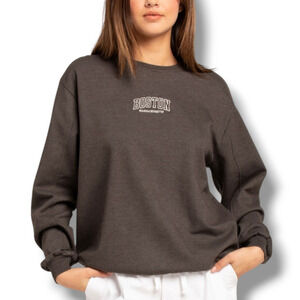 Full Tilt Women's Oversized Boston Massachusetts Embroidered Crewneck Sweatshirt